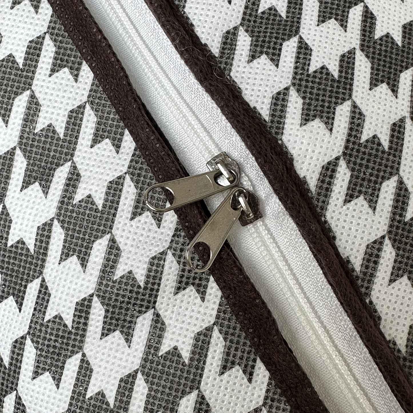 Large Capacity Houndstooth Print Storage Box with Zipper Closure - Dustproof, Foldable Organizer for Clothes, Blankets, and Bedding - Ideal for Home, College, or Travel Essentials, Travel Essentials Organizer|Houndstooth Patt