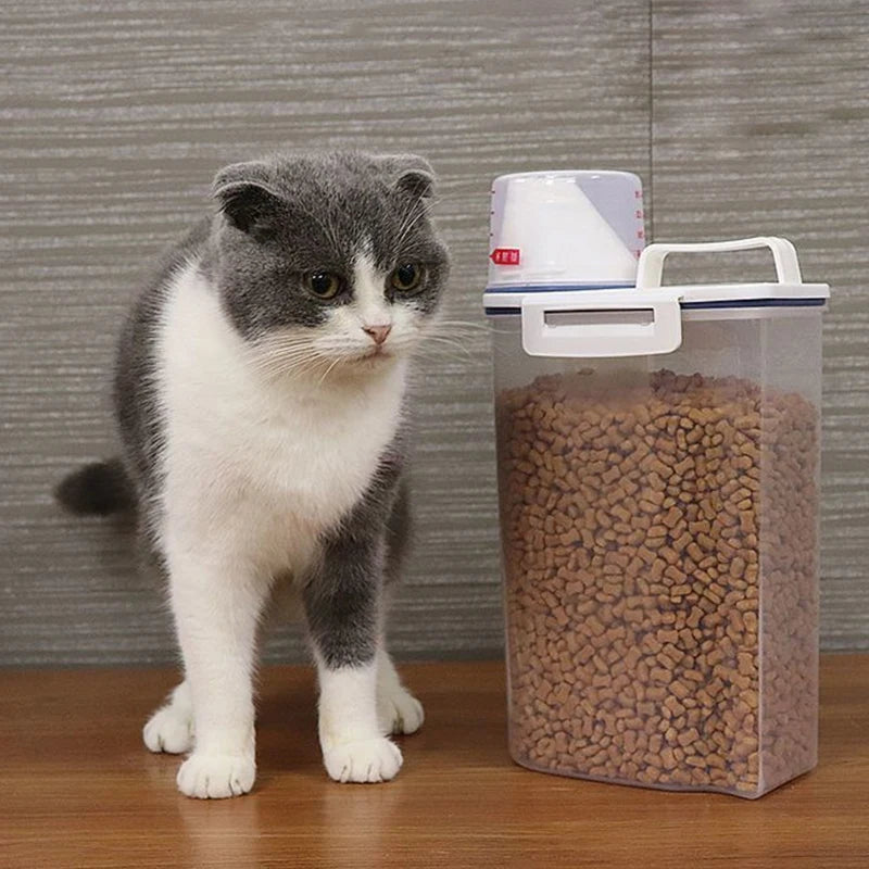 1.5kg/2kg Dog Cat Food Storage Container Plastic Pail With Measuring Cup Airtight Moisture Proof Pet Supplies Kitchen Jar