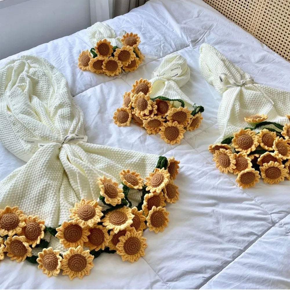 Creative Crochet Rose Bouquet Blanket Fashion Finished Rose Nap Blanket Soft Flower Hugging Blanket Valentine's Day Blanket