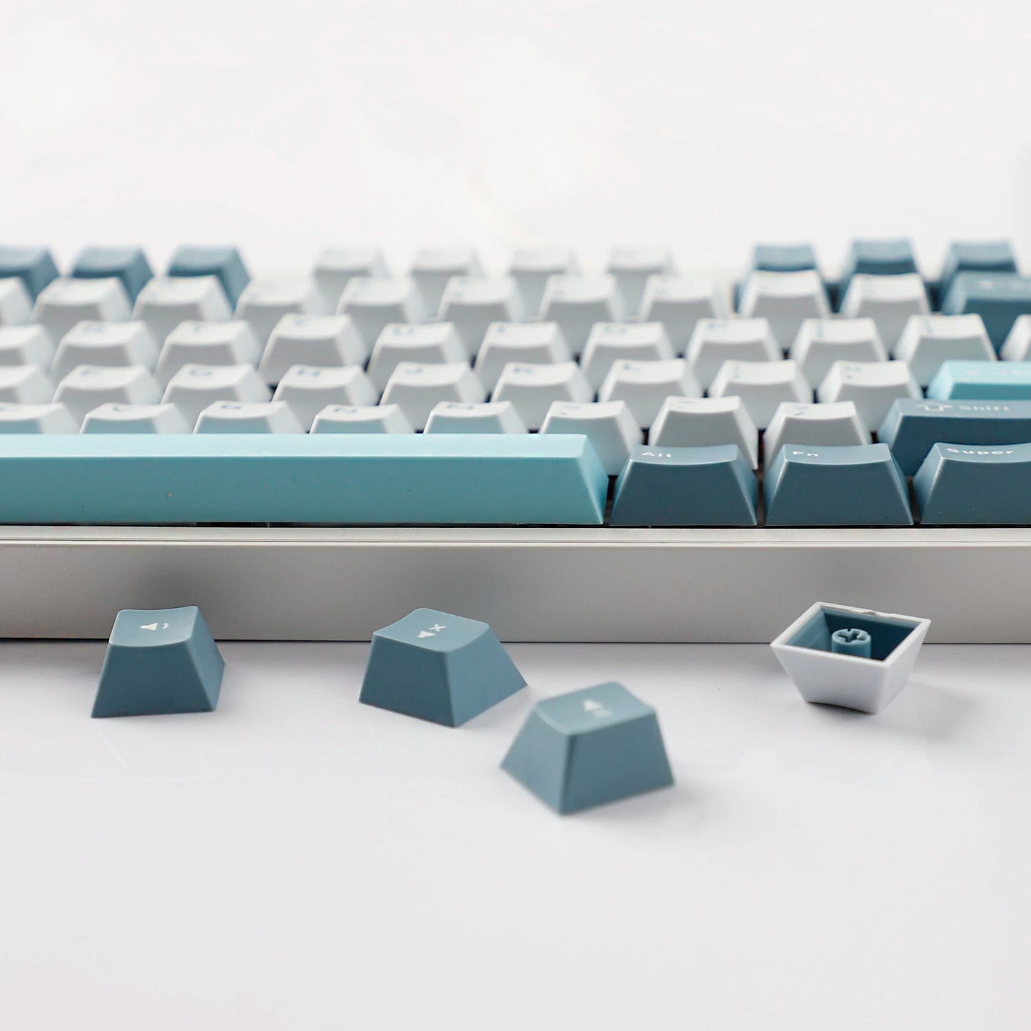 YMDK 126 Keys Cloud Lake White Blue Color Matching Double Shot Cherry Profile PBT Keycaps for Mx Mechanical Keyboard