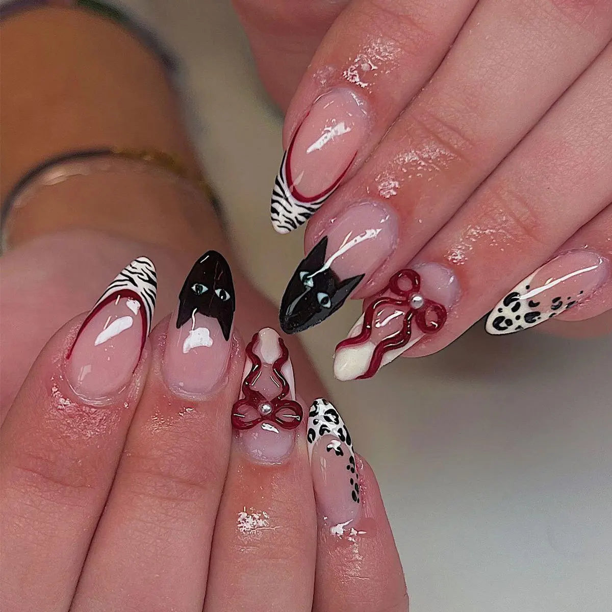 24PCS Medium Almond Press On Nails Wine Red Cute Cartoon Rabbit Bowknot Plaid Pearl False Nails Kawaii Nails Full Cover Wearable