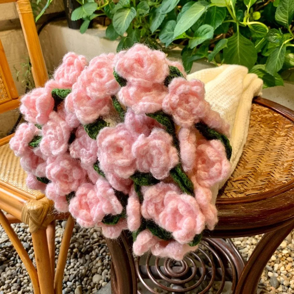 Creative Crochet Rose Bouquet Blanket Fashion Finished Rose Nap Blanket Soft Flower Hugging Blanket Valentine's Day Blanket