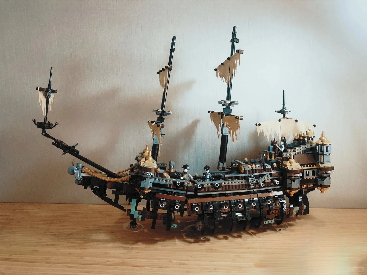 New MOC Pirate Ship Model Home Decor Building Blocks Boy's Holiday Gift
