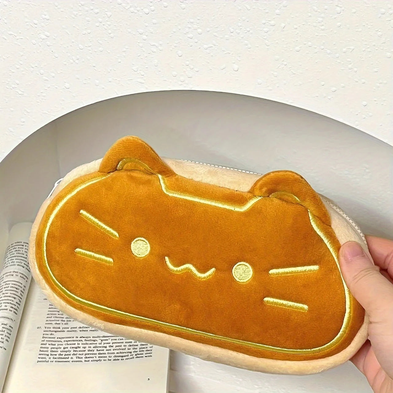 Caramel Cat Plush Pen Case - Large Capacity, Perfect Birthday Gift for Primary and Secondary School Students