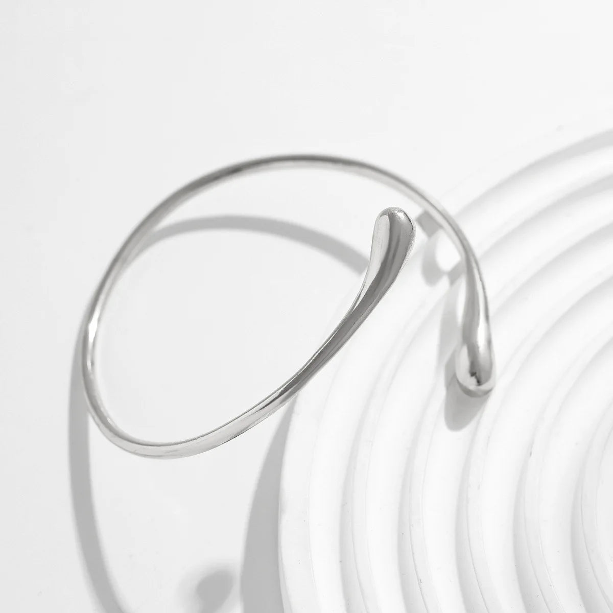 FTCY Vintage Simple Upper Arm Bracelet for Women Trendy Geometric Water Drop Shape Bangles Adjustable Women's Jewelry
