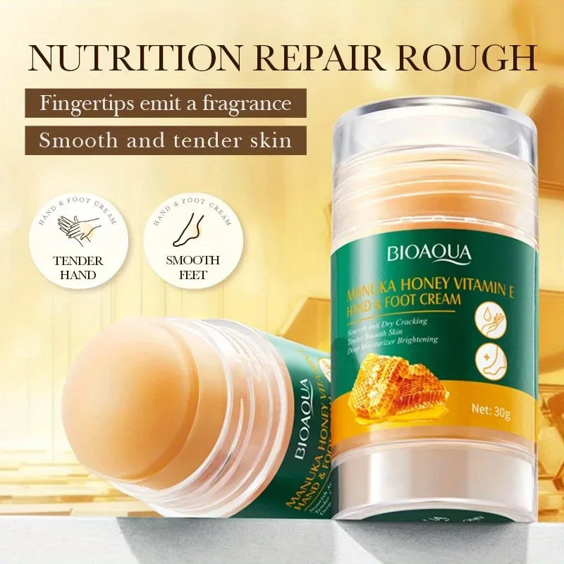 30g of Hand and Foot Cream Can Deeply Nourish Dry and Cracked Skin on Hands and Feet, Effectively Relieving Issues Such as Dryness, Chapping, and Peeling, and Restoring the Skin's Softness and Moisture