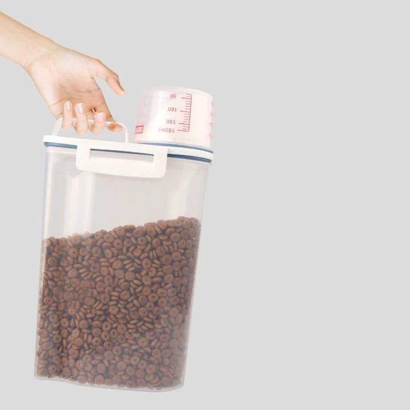 1.5kg/2kg Dog Cat Food Storage Container Plastic Pail With Measuring Cup Airtight Moisture Proof Pet Supplies Kitchen Jar