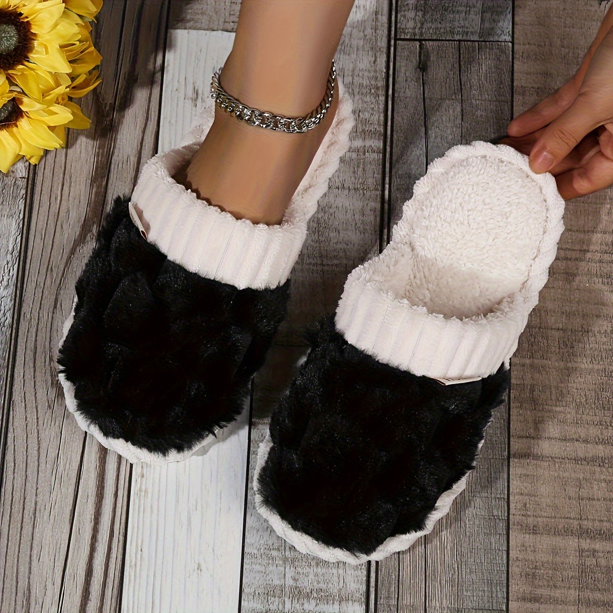 Women'S Stylish Fuzzy Slippers